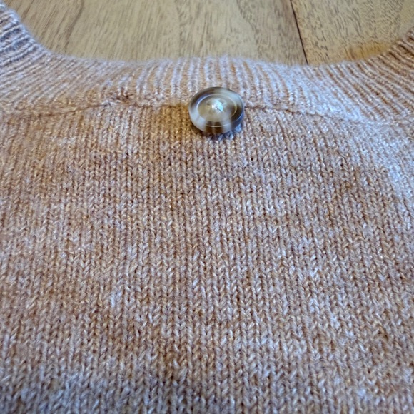 CeCe Women’s Warm Tan Knit Sweater, size small , great condition - Picture 5 of 8